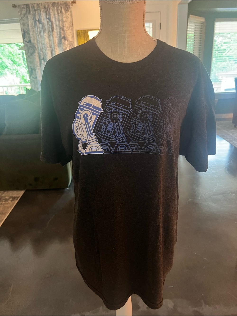 Men's Black Short-Sleeve Tee with Blue Droid Print-Star wars